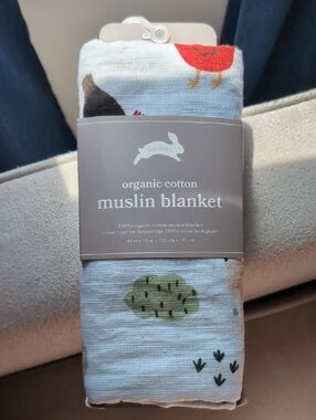 Red Rovr Barnyard Theme Organic Cotton Muslin Blanket